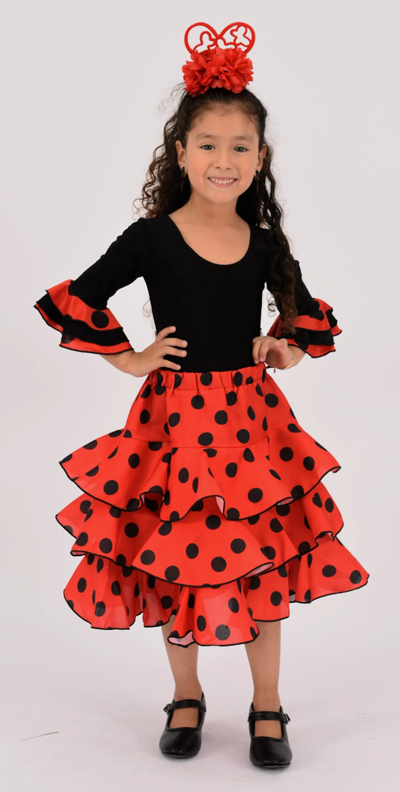 Falda Flamenca para Niña con Diseño de tres volantes rojos con topos negros. - Imagen 5