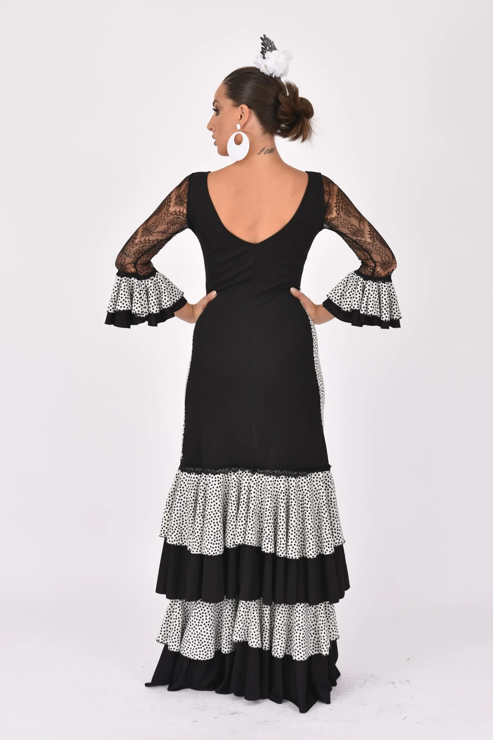 Vestido Flamenco de Lunares con magas en Encaje y volantes - Imagen 3