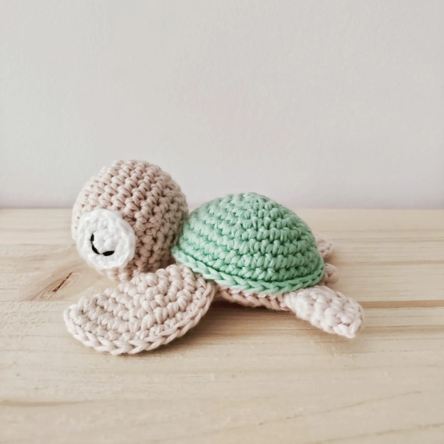 Tortuga crochet sonajero - Imagen 5