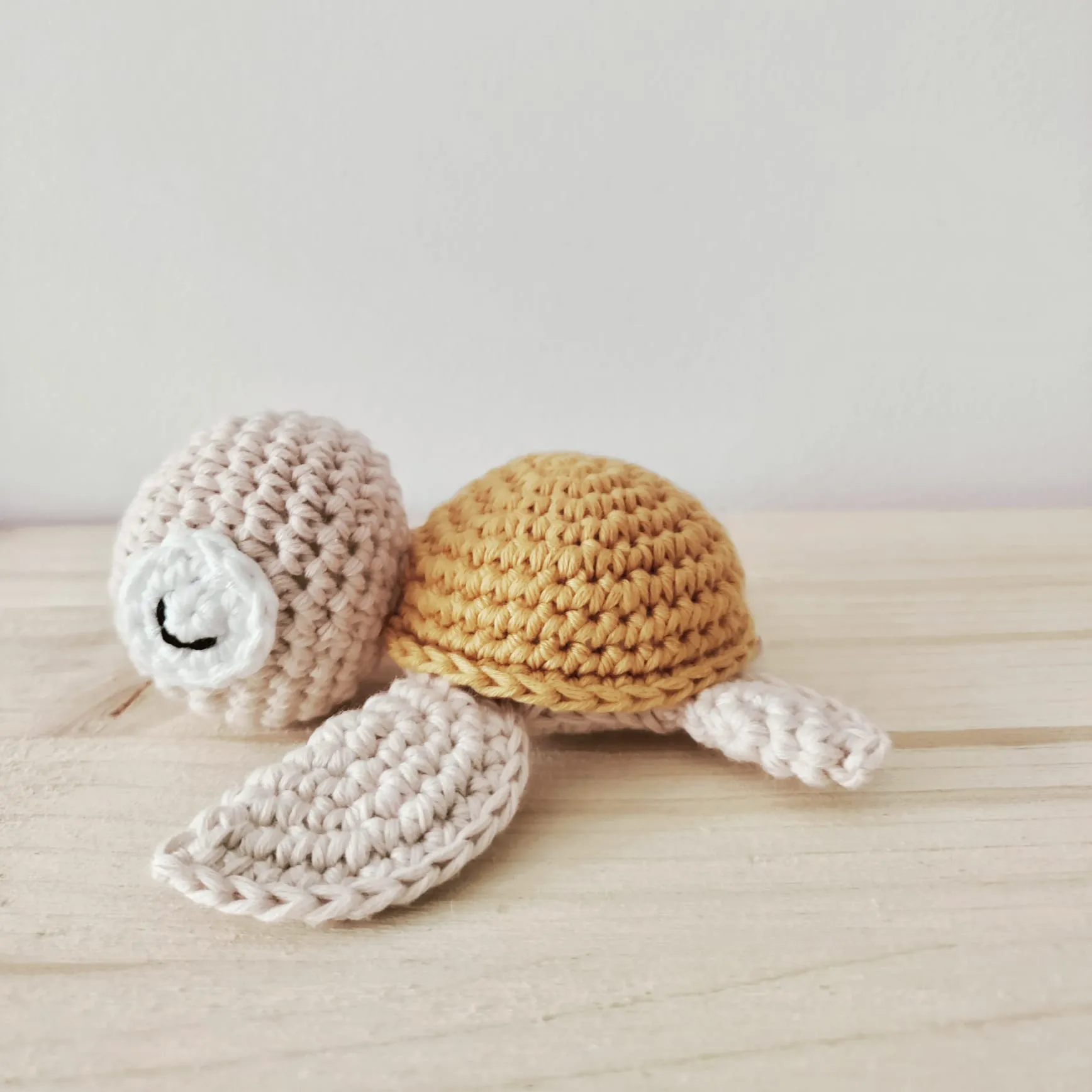 Tortuga crochet sonajero - Imagen 6